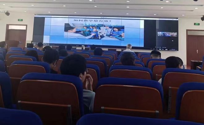 冀英国际教育合作中心为邢台现代职业学校定制"教学工厂"培养课程