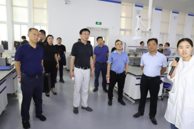 上汽集团东华公司莅临河南机电职业学院考察交流