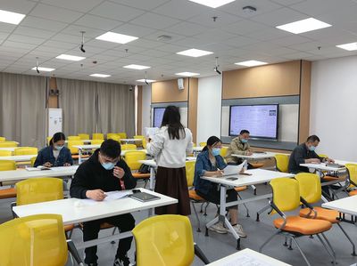 学校召开“双高计划”建设任务效能平台填报培训